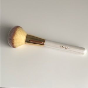 Kensie large make up brush